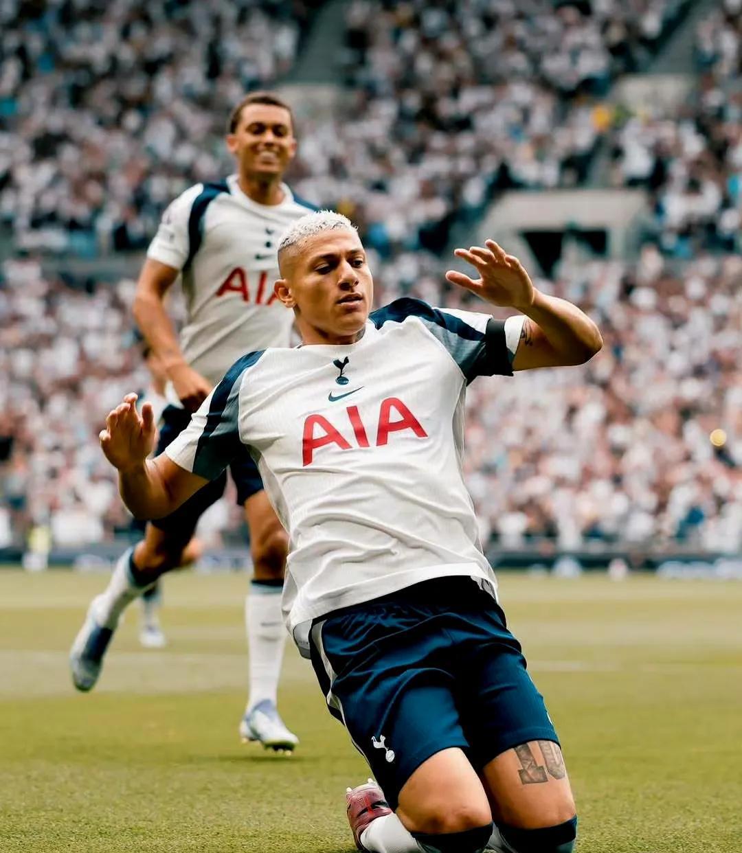 开云体育官网-包含赛地聚焦：英超集结日热度飙升，布鲁克林篮网门线救险，球迷炸锅，阵容厚度经受考验的词条