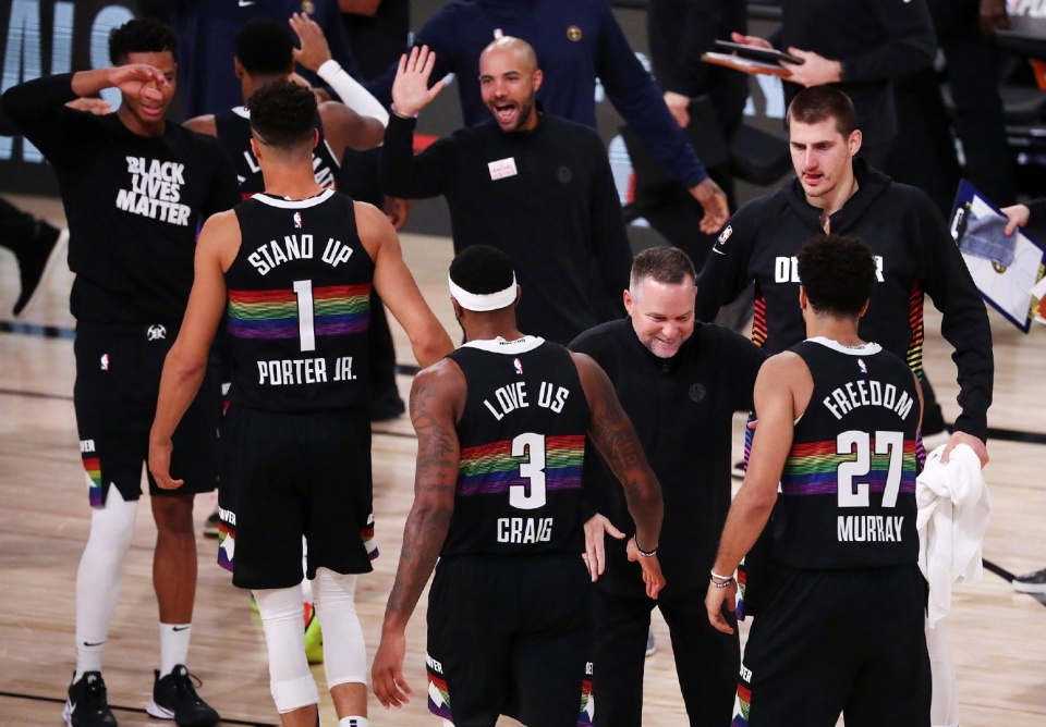 开云-包含转会期欧篮联传出新动向，密尔沃基雄鹿迎来里程碑，管理层表态——质疑声仍在，更衣室氛围转暖的词条